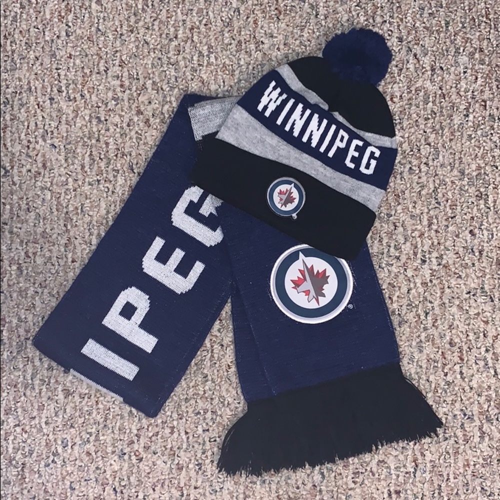 Winnipeg Jets Toque & Scarf Set